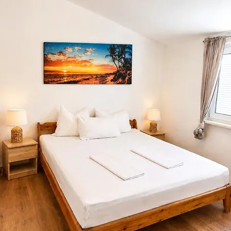 Zelic Family Apartman Vir