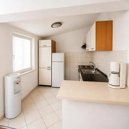 Zelic Family Apartman Vir